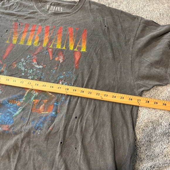 Nirvana Distressed Graphic T Shirt Mens 3XL Y2K Rock Gray Short Sleeve 19356 - Picture 4 of 10